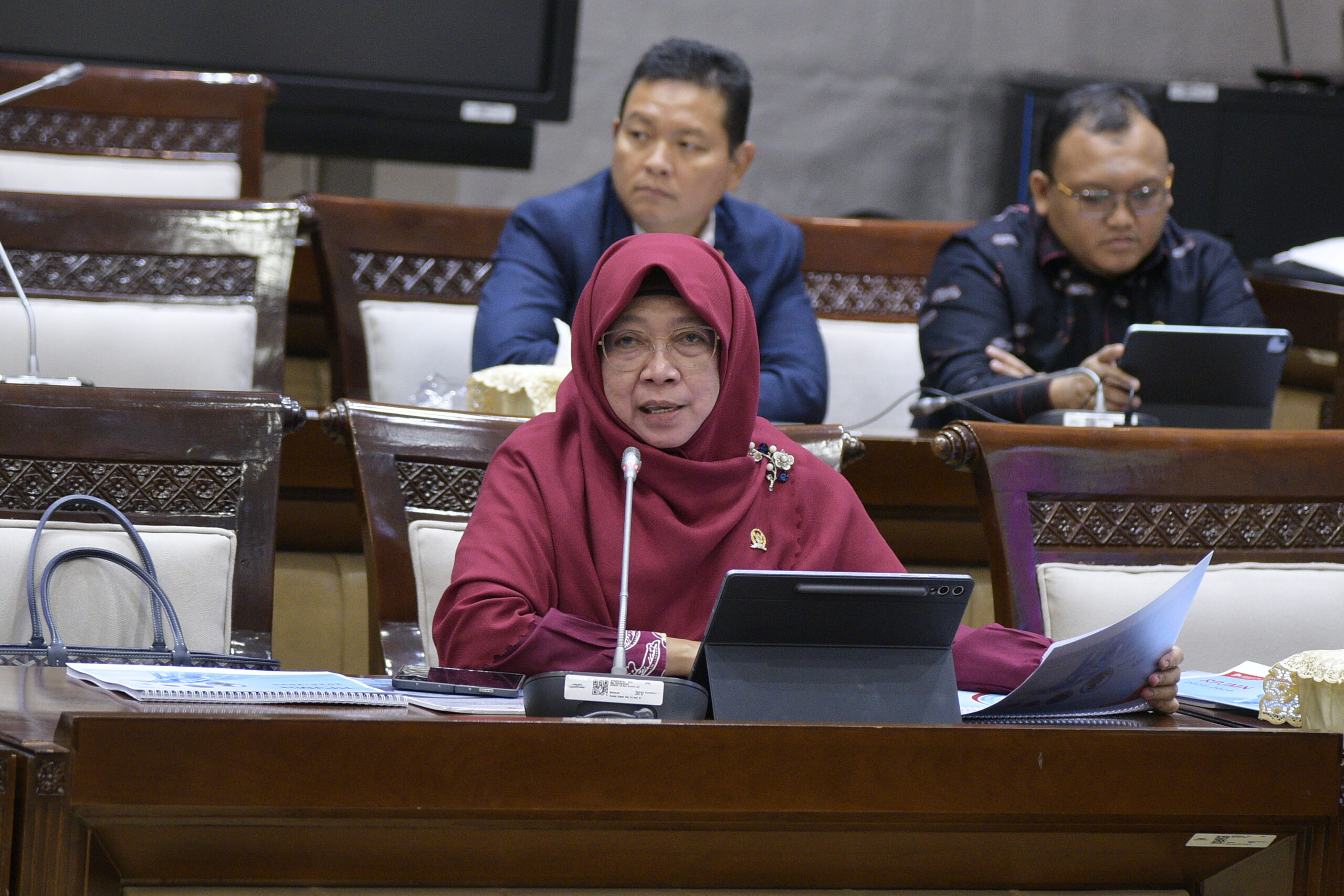 Tekanan Ekonomi pada Februari Belum Berakhir, Pemerintah Perlu Waspada