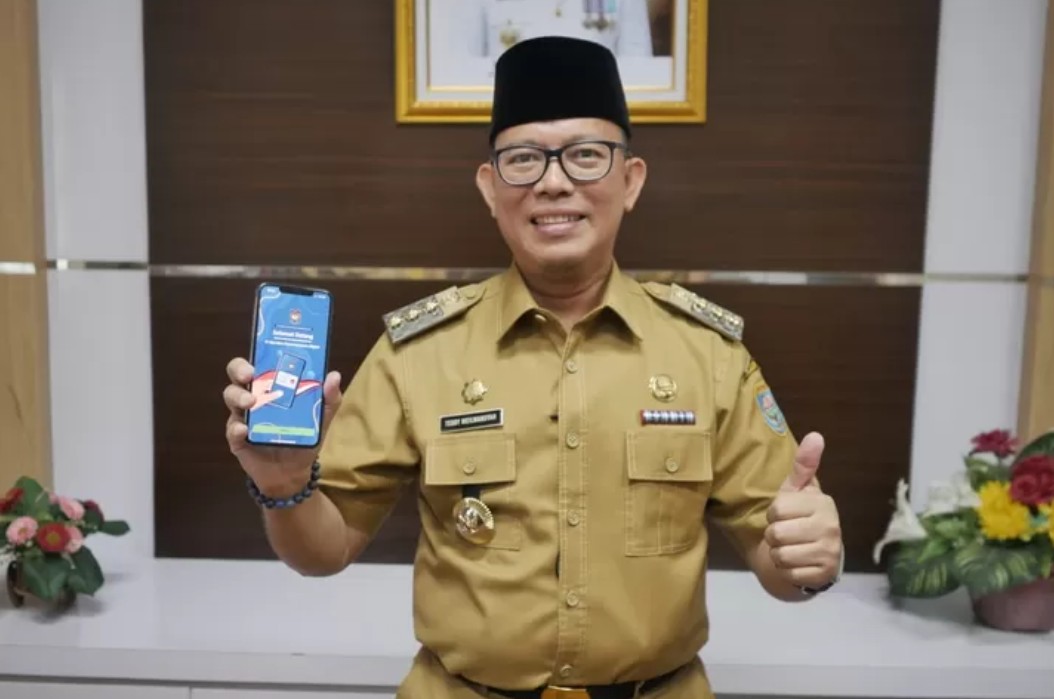 Bupati OKU Teddy Meilwansyah