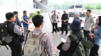 Kepala_Biro_Pemberitaan_Parlemen__Indra_Pahlevi__saat_memberikan_arahan_kepada_seluruh_tim_liputan_a20250326134037 Sambil Serap Masukan dari Masyarakat, Biro Pemberitaan Parlemen Tejunakan asuan ntuk Liputan Aktivitas Mudik