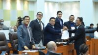 Pimpinan_Komisi_I_DPR_RI_dan_Menteri_Hukum_Supratman_Andi_Agtas__dalam_rapat_kerja_(Raker)_pembicara20250319085755 Komisi I DPR dan Pemerintah Sepakat Bawa RUU TNI ke Paripurna