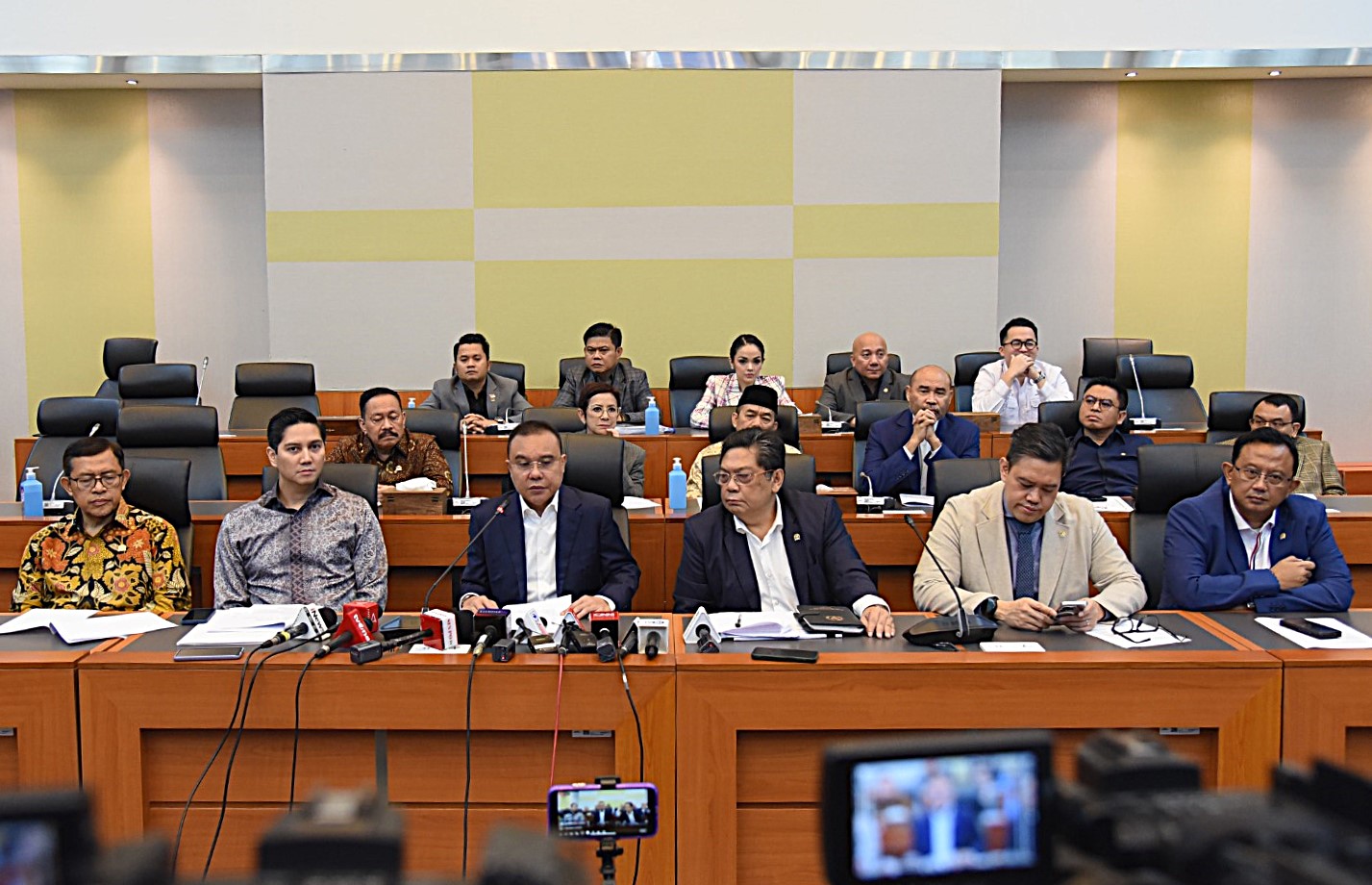 Tekankan Partisipasi Publik, DPR Tegaskan Tidak Terburu-Buru dalam Revisi UU TNI