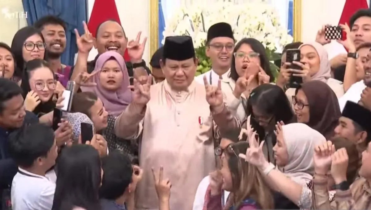 Prabowo belajar gerakan "velocity" bersama wartawan saat open house