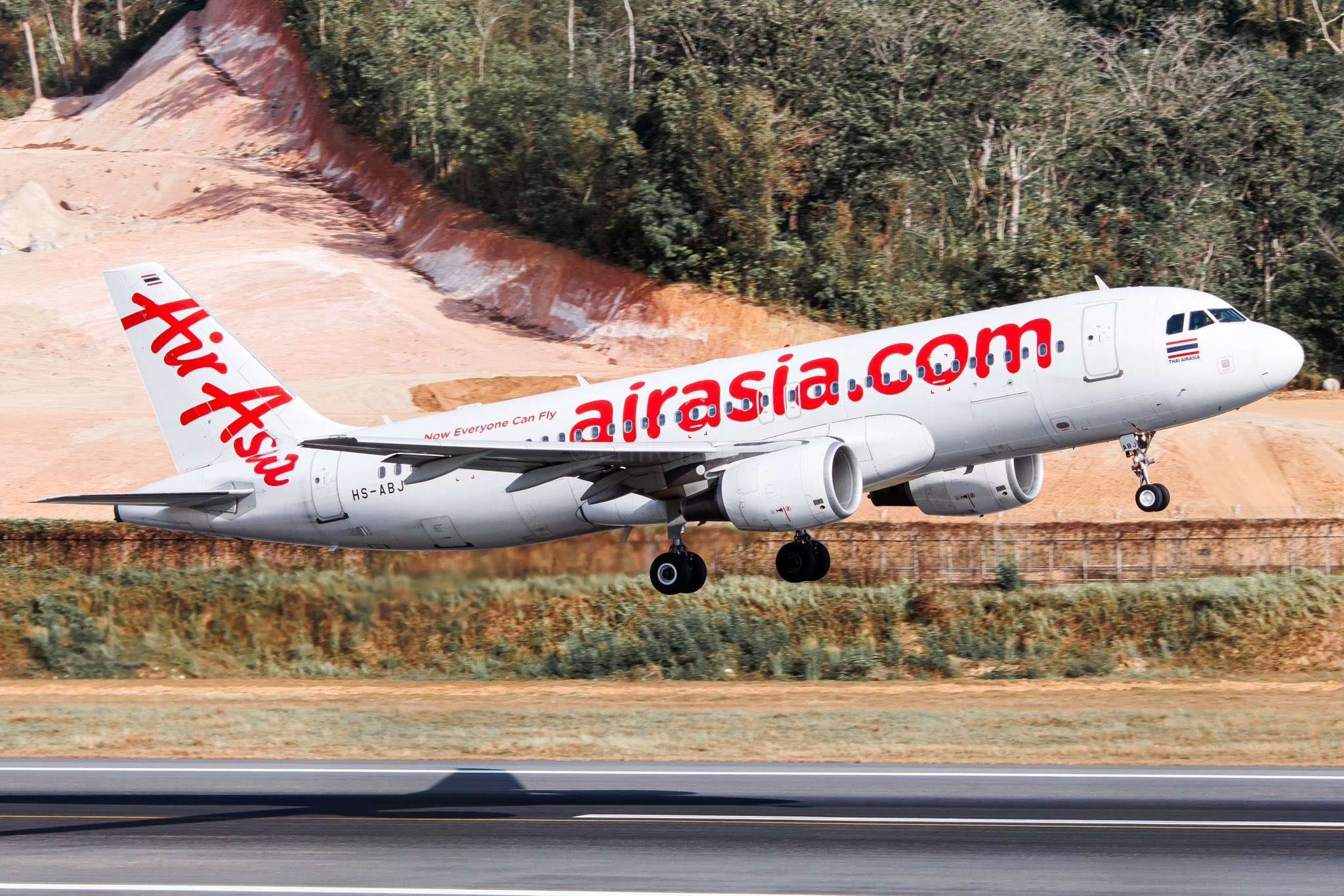 Kebakaran Mesin, Pesawat AirAsia Tujuan Tiongkok Putar Balik