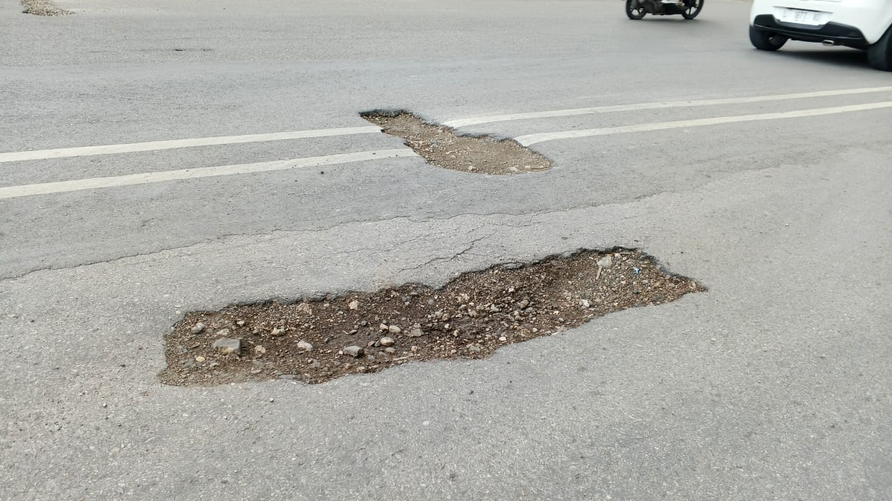 Jalan W. J. Lalamentik Kembali Rusak, Menanti Janji Manis Kajati NTT