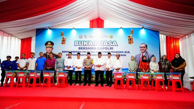 Kapolri Buka Puasa Bareng Buruh, Sampaikan Kabar Gembira Lapangan Kerja
