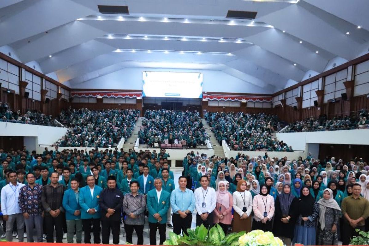 Pemerintah serahkan dana beasiswa KIP 2025 kepada 1.040.192 mahasiswa