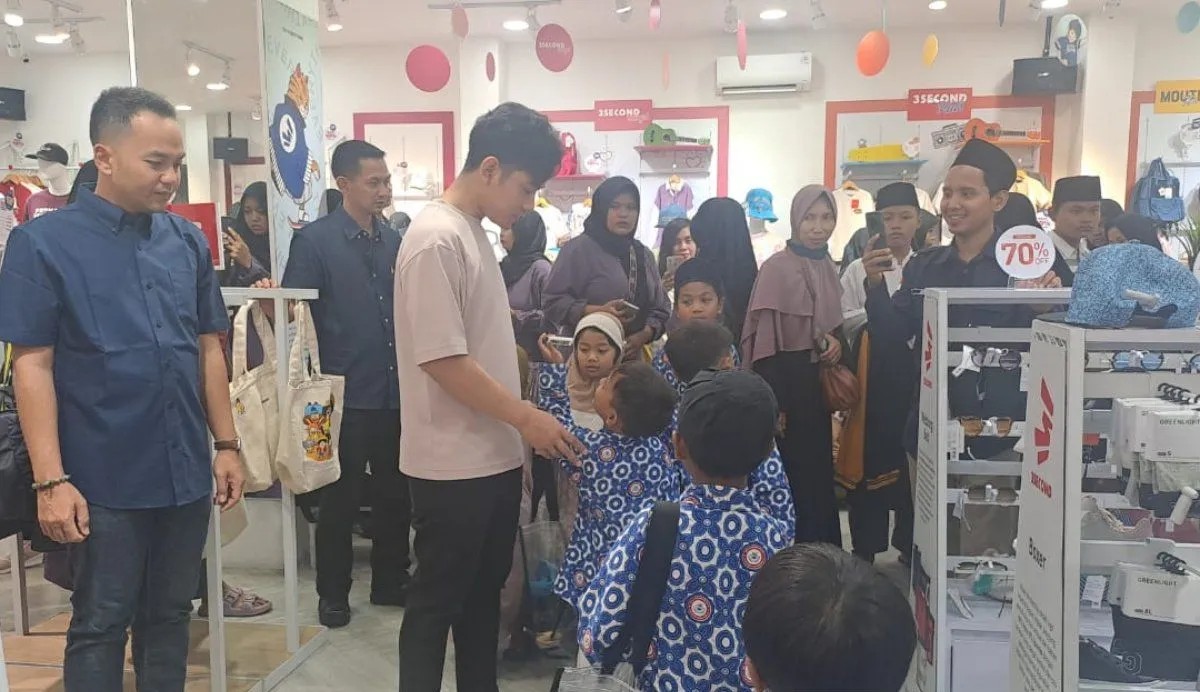 Wapres Gibran ajak anak yatim piatu belanja baju Lebaran