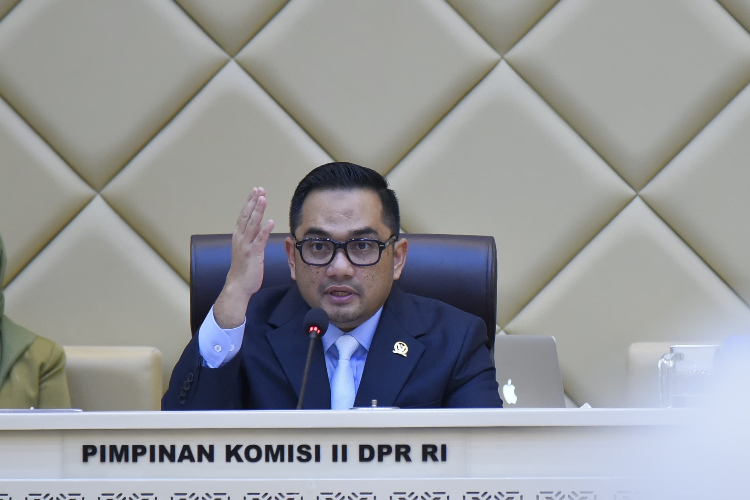 Komisi II Minta Menteri ATR Tindak Kepala Kantah yang Mangkir Rapat