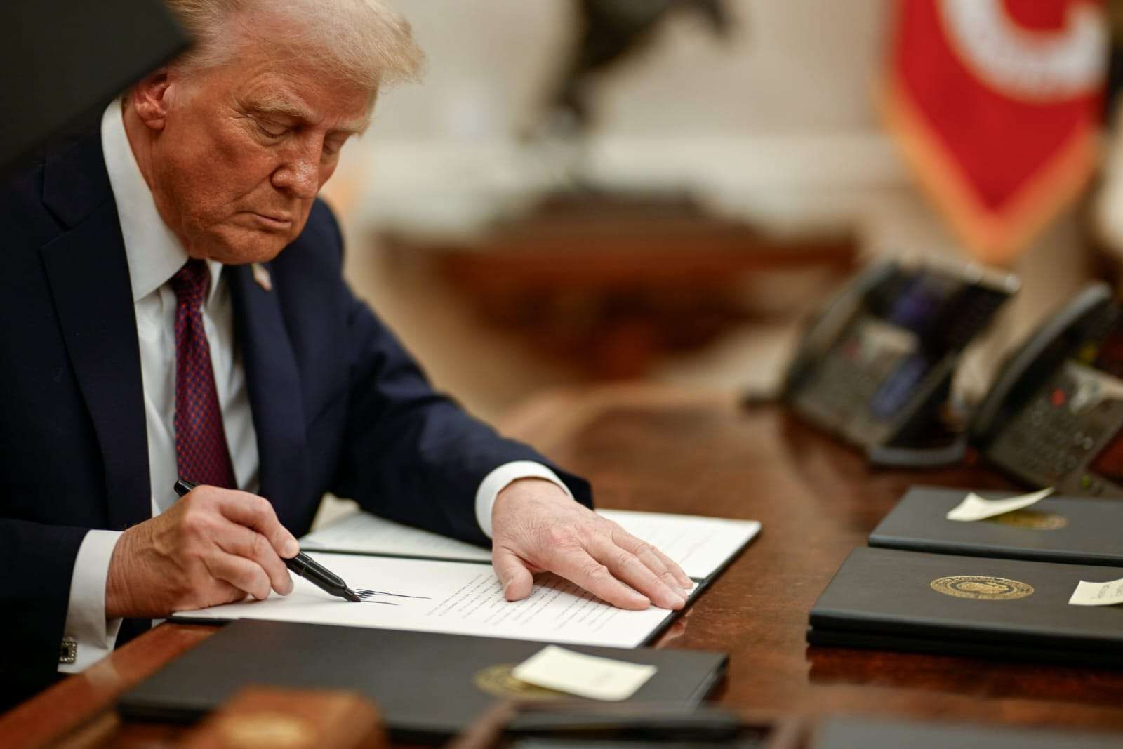 Trump Siap Berlakukan Tarif Resiprokal, Perang Dagang Mengancam