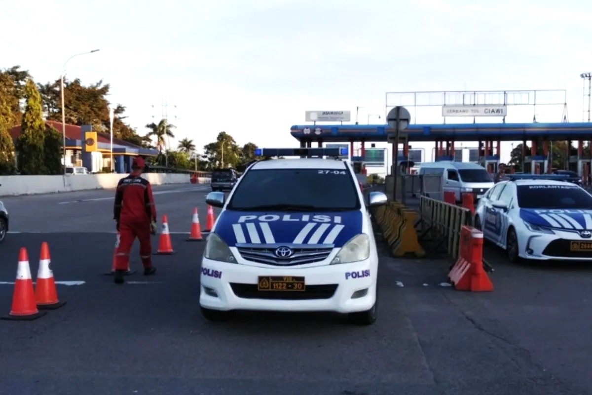 Diskresi Kepolisian, contraflow Tol Jagorawi arah Puncak diberlakukan