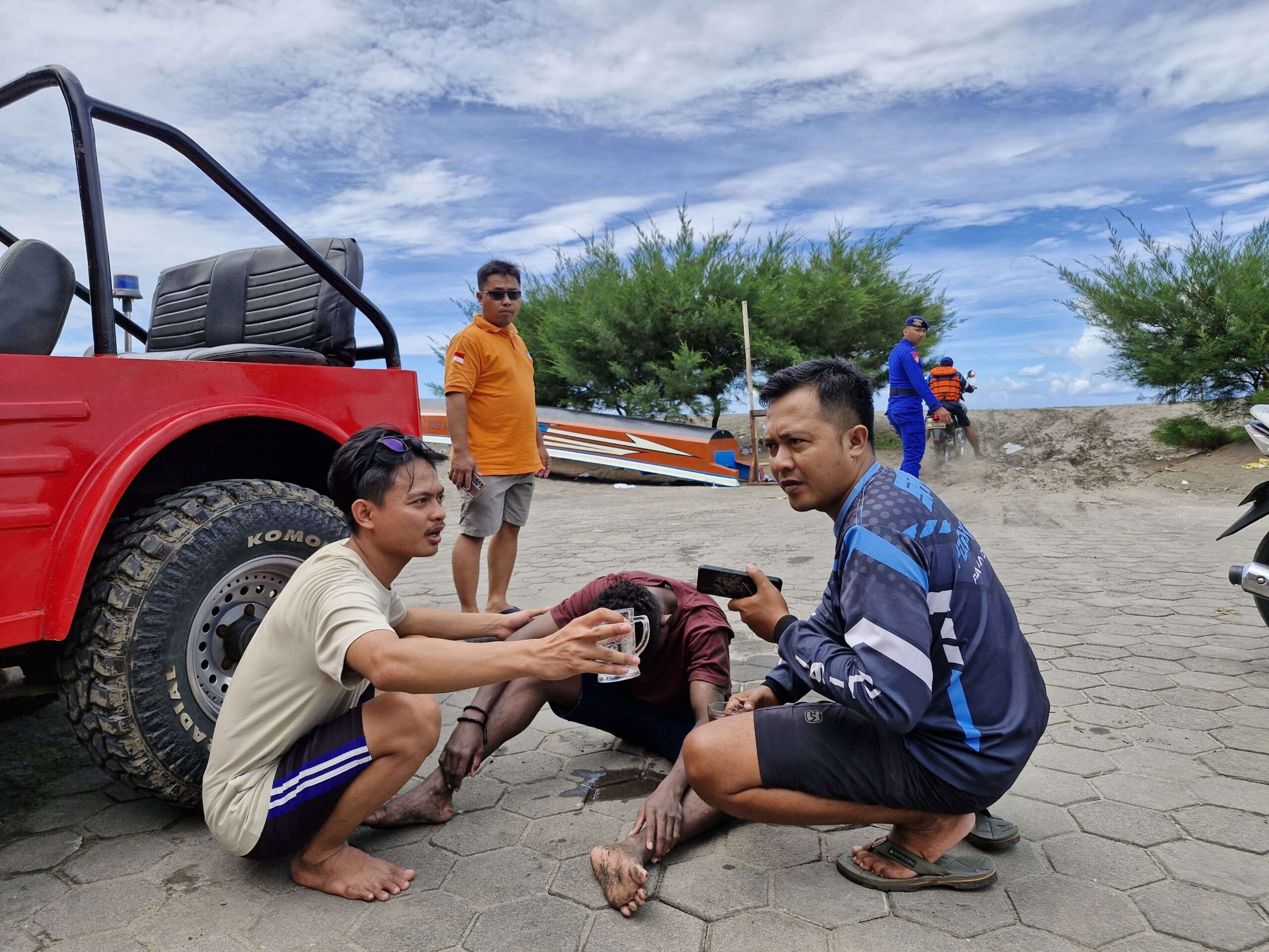 Tiga Wisatawan Terseret Ombak Parangtritis, Satu Belum Ditemukan