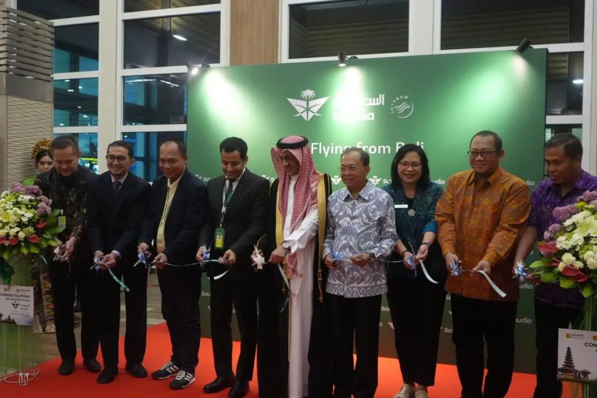 Gubernur Wayan Koster sambut langsung maskapai baru penghubung Bali-Arab
