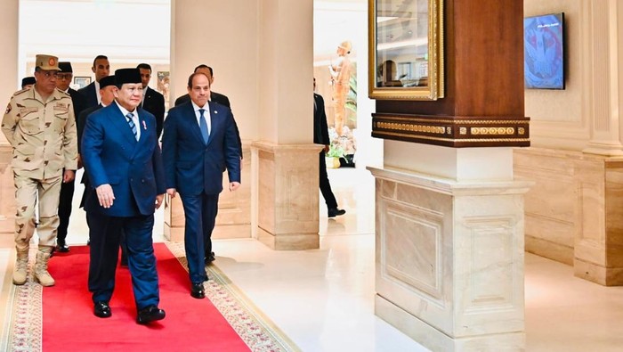 Usai Pertemuan Bilateral, Prabowo dan Presiden El-Sisi Kunjungi Akmil Mesir