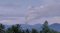 Gunung Dukono erupsi, asap dan abu vulkanik muncul Kamis pagi