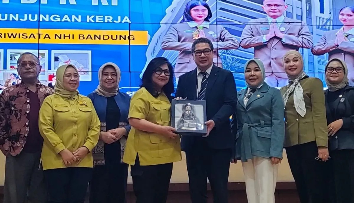 DPR minta Poltekpar NHI Bandung jangan jadi pabrik pekerja pariwisata