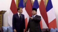 Lukisan Bung Karno dan Ngurah Rai tarik perhatian Macron