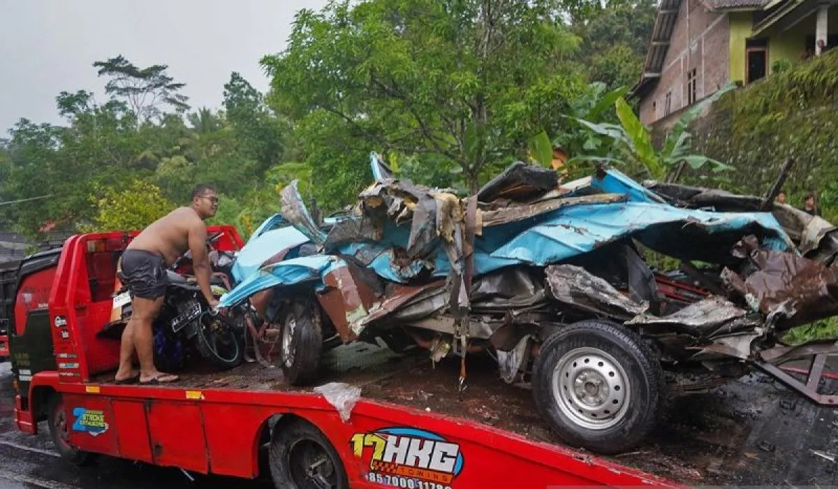 Anggota DPR minta polisi usut kecelakaan tewaskan 11 guru di Purworejo
