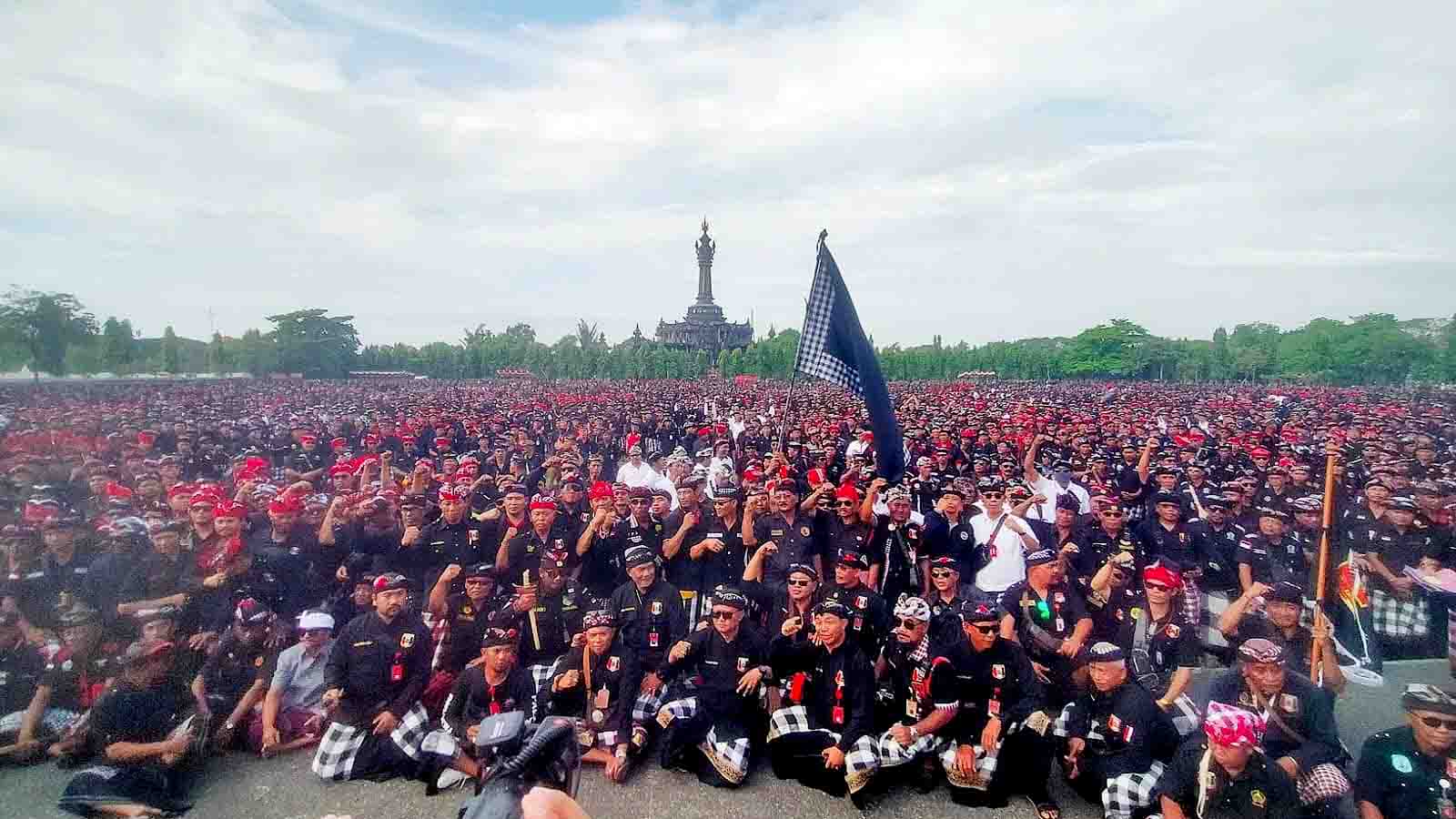 Ribuan pecalang Bali deklarasi tolak kehadiran preman berkedok ormas