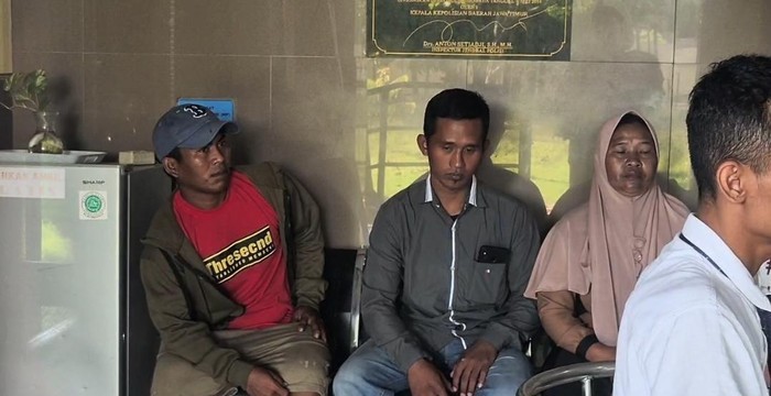 Wanita di Proboblinggo lapor polisi usai rumahnya dilempari warga bondet