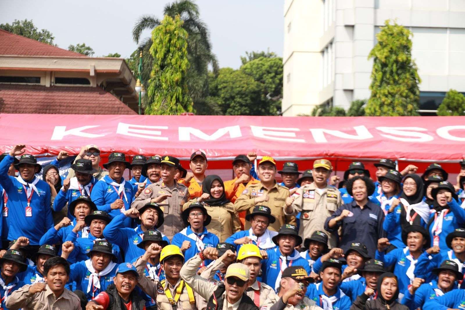Pemkot Bekasi Kukuhan Anggota Kampung Siaga Bencana