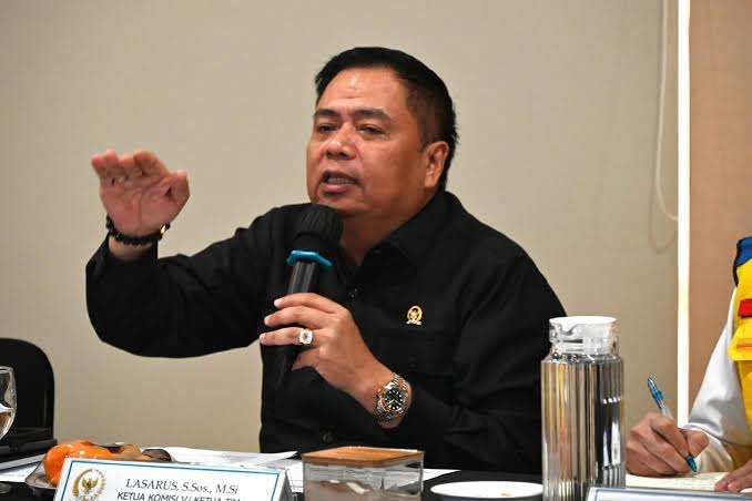 Ketua Komisi V DPR Minta Pemerintah Selesaikan Pemukiman Liar Secara Humanis