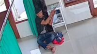 Aksi maling kotak amal di Depok terekam kamera pengawas Aksi maling kotak amal di Depok terekam kamera pengawas