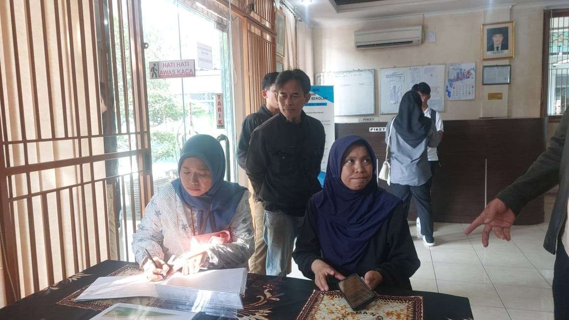 Warga Bekasi Berharap SPMB Berjalan Tanpa Kecurangan