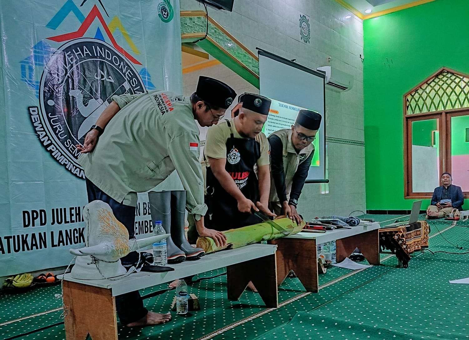 Puluhan Warga Bekasi Ikuti Pelatihan Juru Sembelih Halal