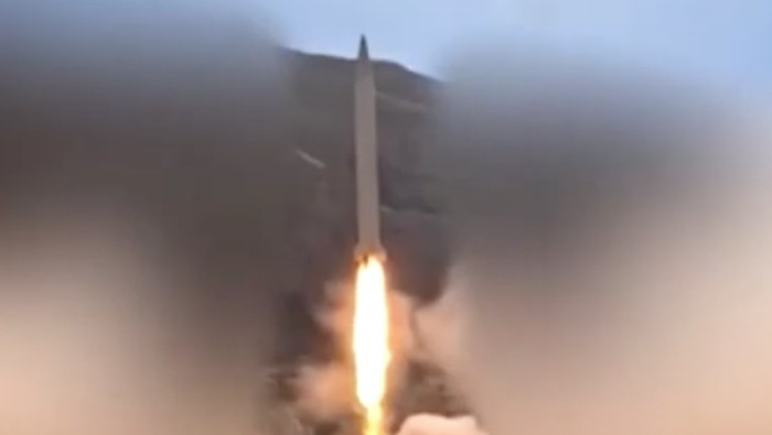 Iran Serang Pangkalan Militer AS di Qatar!