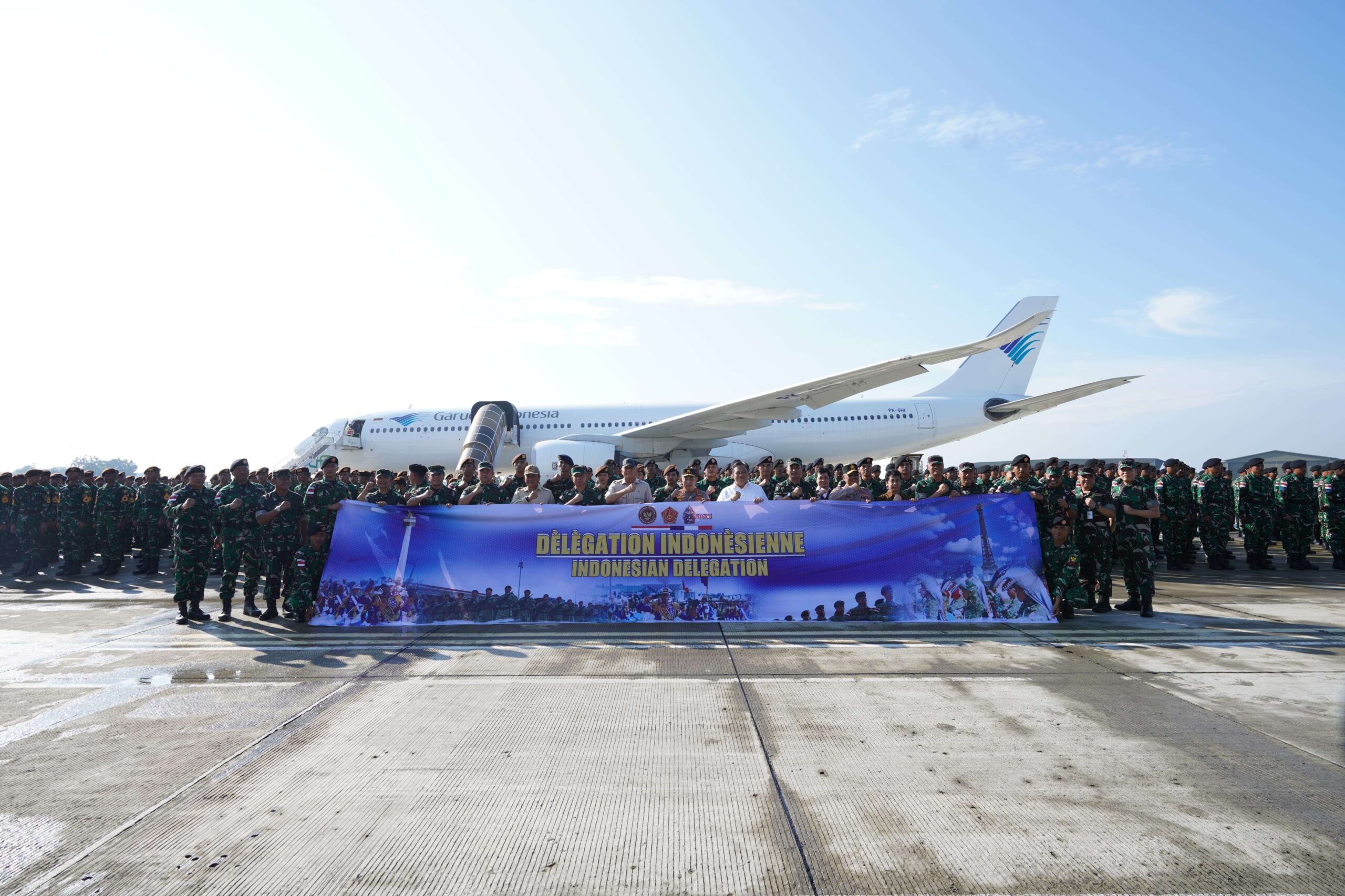 Menhan Melepas Kontingen Bastille Day ke Prancis