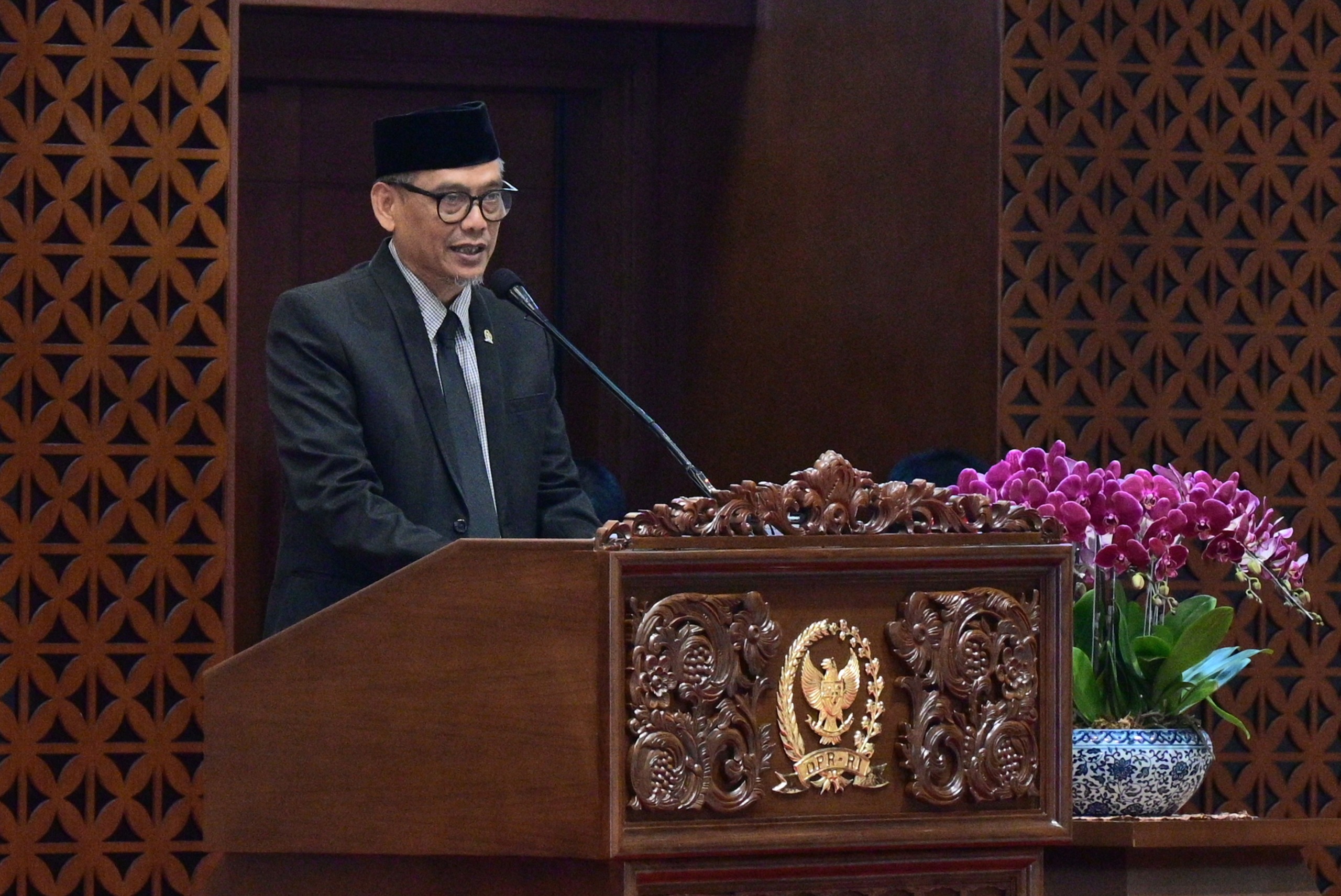 Beban Utang dan Kualitas Pertumbuhan Ekonomi pada APBN 2024 Jadi Sorotan