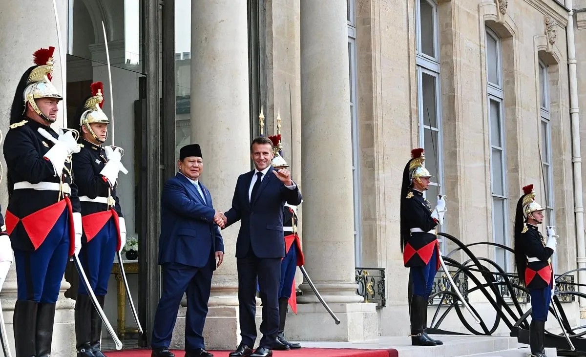 Presiden Prabowo dijamu di Istana Élysée oleh Presiden Macron