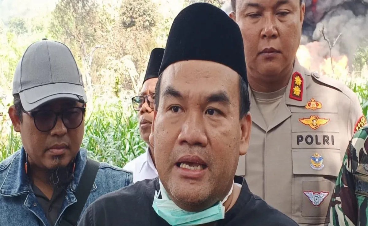 Bupati Blora Arief Rohman bersama Forkopimda saat meninjau lokasi kebakaran sumur minyak masyarakat di Dukuh Gendono, Desa Gandu, Kecamatan Bogorejo