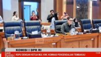 Walau Demo Di Depan Sampai Ricuh, Rapat Komisi I DPR Jalan Terus