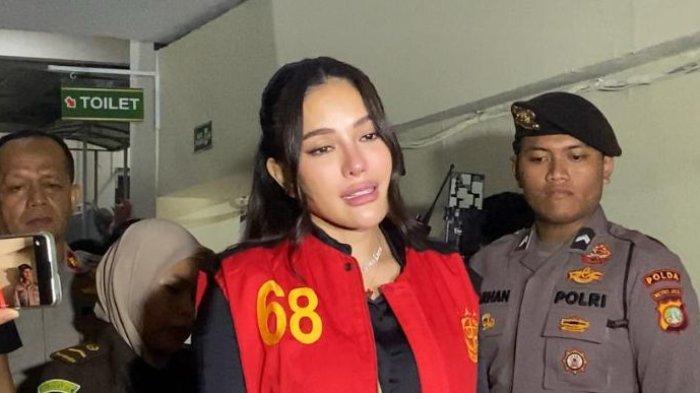 Heboh Jaksa Paksa Nikita Mirzani Pakai Baju Tahanan, Fahmi Bachmid: Perlakukan Dia sebagai Manusia