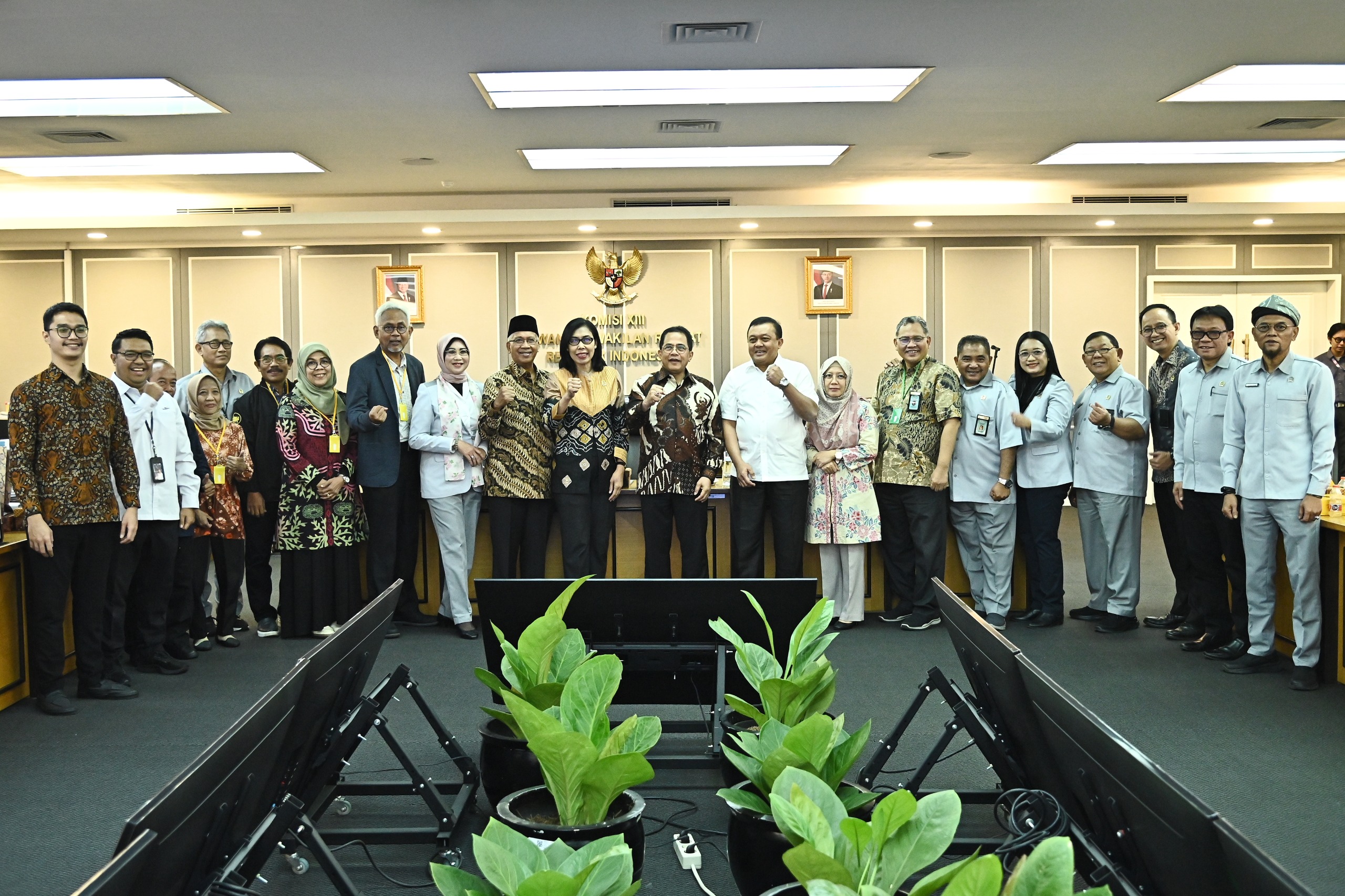 Pelepasan Pegawai Purna Bakti Bentuk Perhargaan Setjen DPR Atas Pengabdian Pegawai