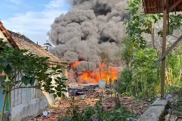 Kebakaran sumur minyak di Blora tewaskan satu orang