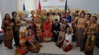HUT RI, KJRI San Francisco Peragakan Busana Tradisional