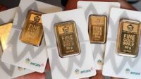 Emas Antam hari ini naik tipis menjadi Rp1,897 juta per gram