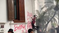 Demo Mahasiswa Berakhir Ricuh, Gedung Balai Kota Bogor Jadi Sasaran Vandalisme