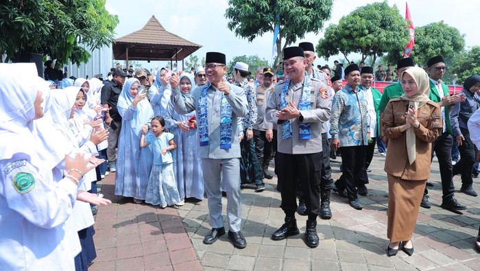 Mendes Yandri: Kabarharkam Jadi Pemacu Para Santri Kerja Keras