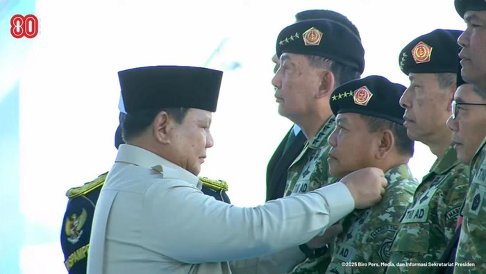 Prabowo Anugerahkan Jenderal Kehormatan untuk Sjafrie Sjamsoeddin-Herindra