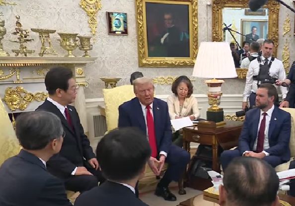 Korsel Minta Trump Ciptakan Perdamaian di Semenanjung Korea