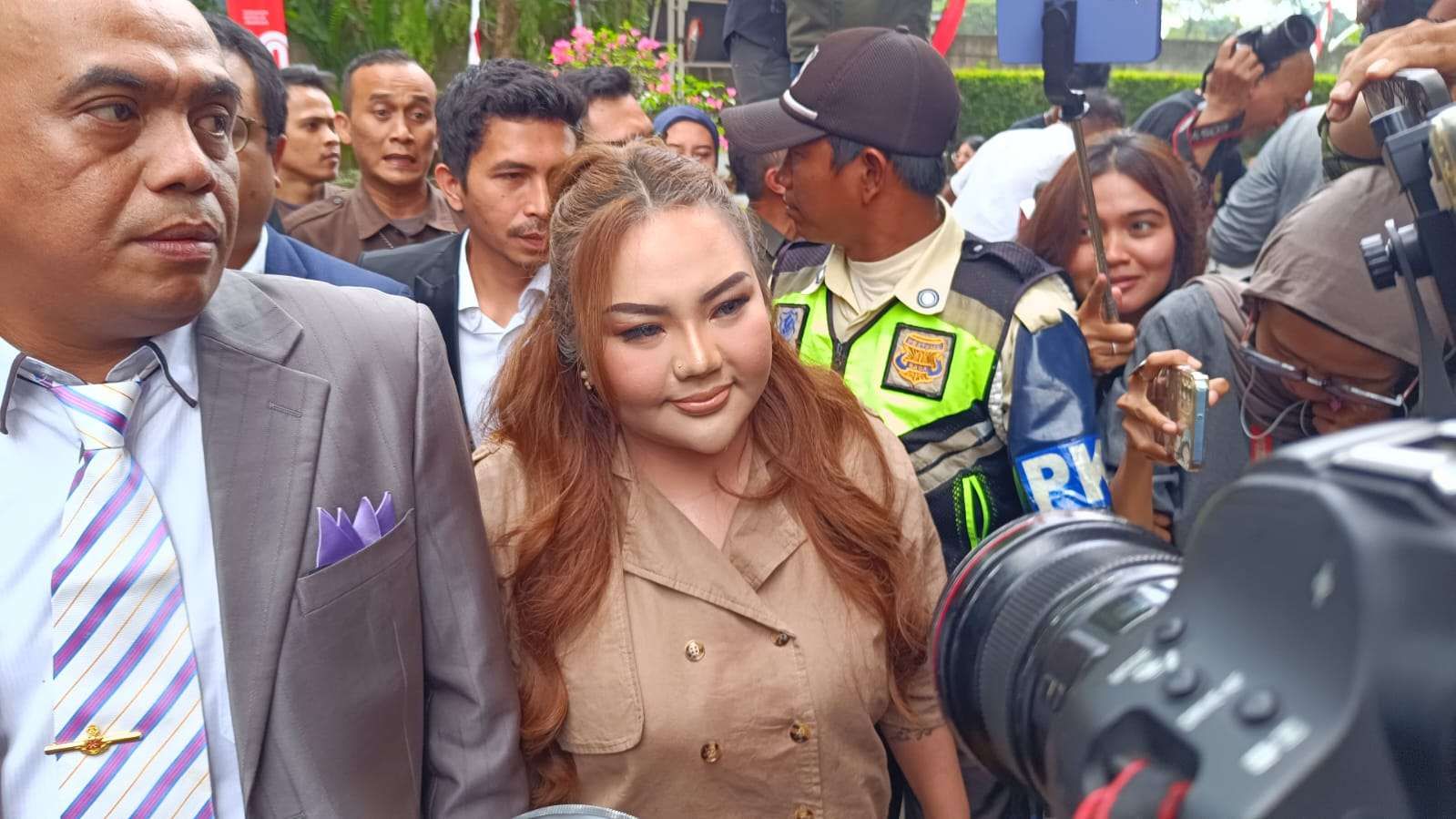 Diperiksa KPK, Selebgram Lisa Benarkan Soal Terima Uang