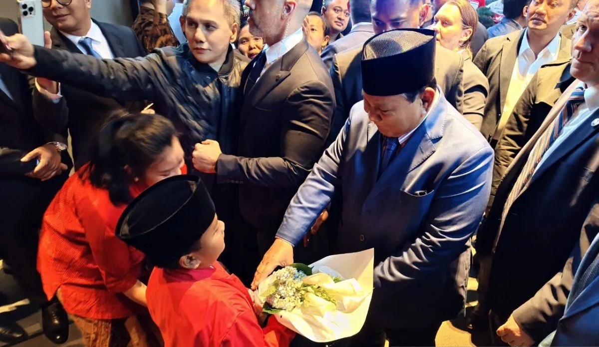Prabowo disambut meriah diaspora saat tiba di hotel tempat menginap