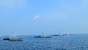 KSAL dan Pangkoarmada pantau gladi parade alutsista jelang HUT TNI KSAL dan Pangkoarmada pantau gladi parade alutsista jelang HUT TNI