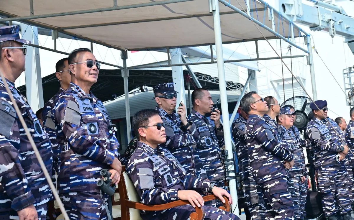 KSAL dan Pangkoarmada pantau gladi parade alutsista jelang HUT TNI