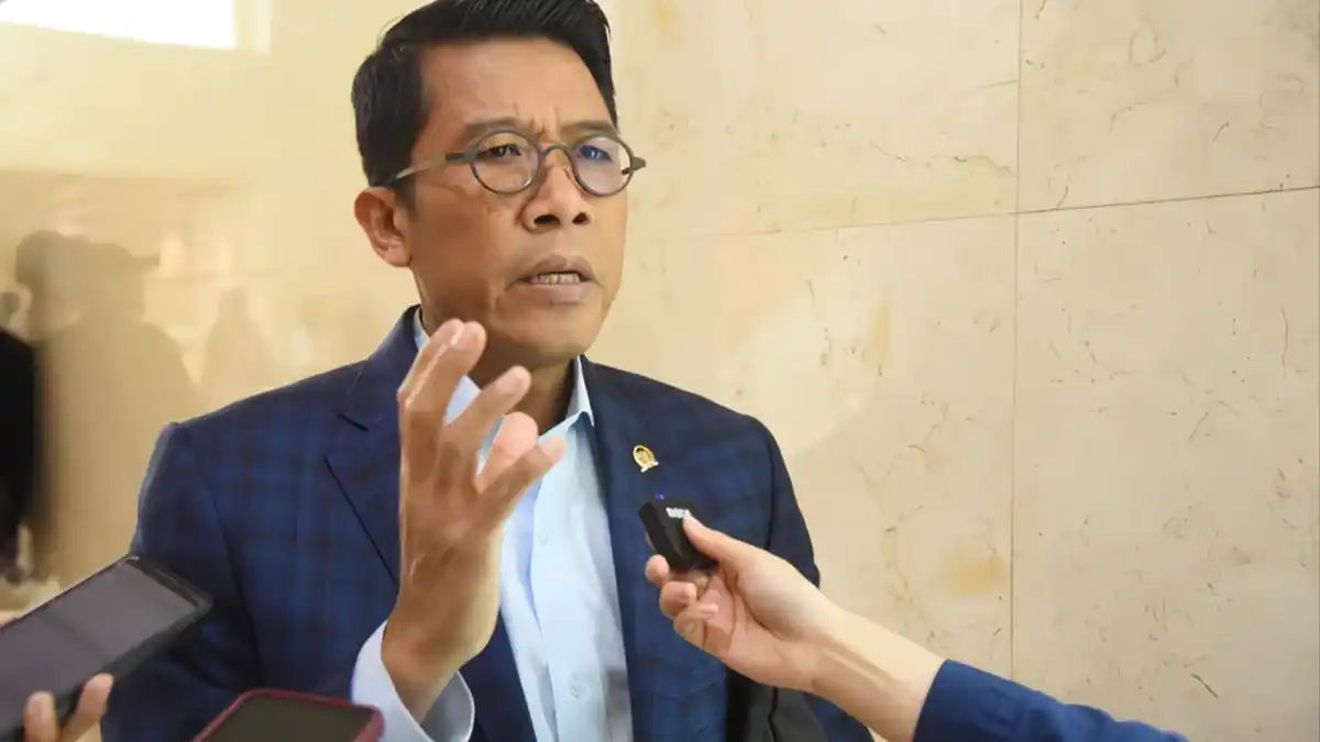 Ketua Komisi XI DPR apresiasi keputusan Menkeu tak naikkan CHT 2026