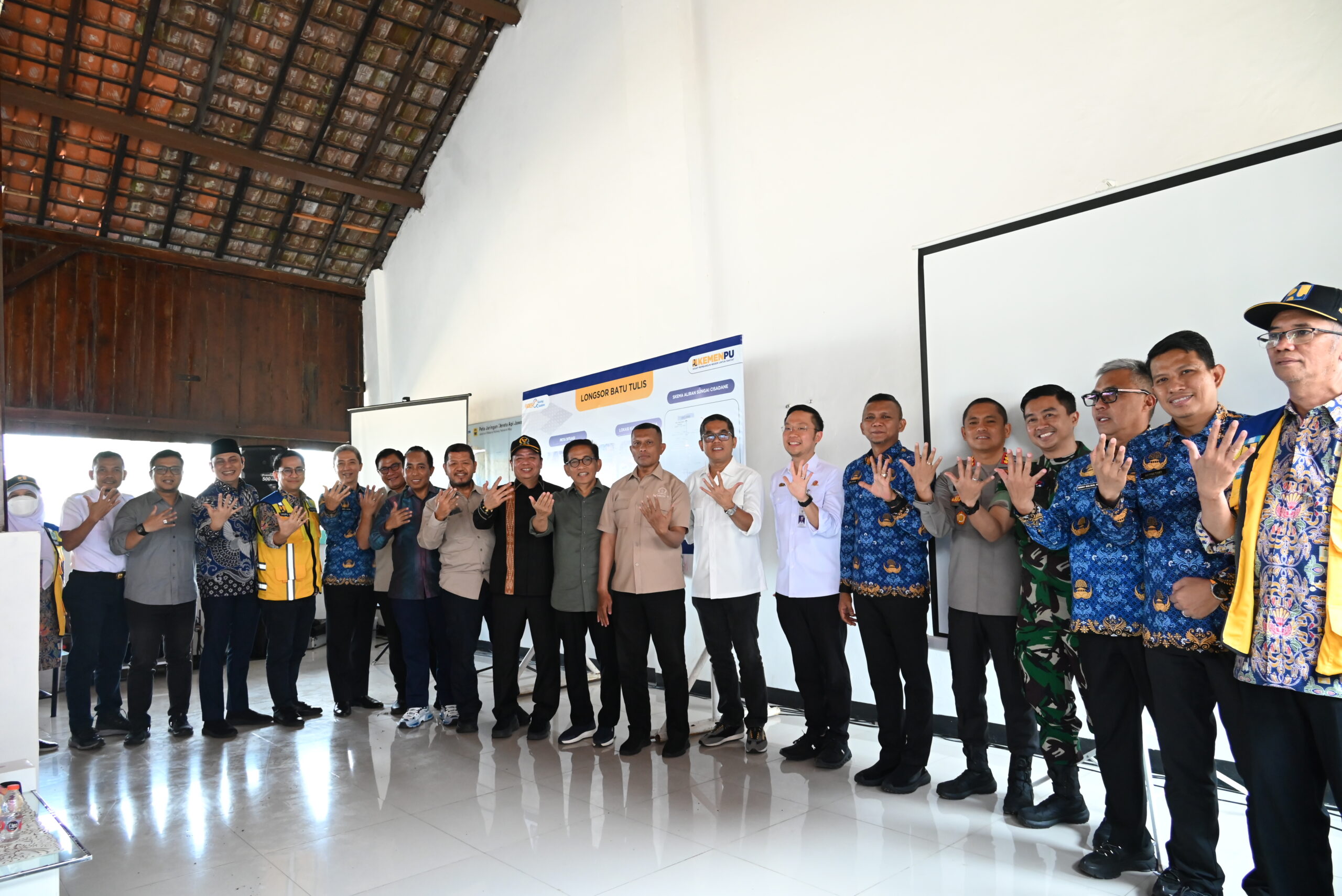 Akses Jalan Terganggu, Lasarus Tekankan Kolaborasi Lintas Sektor Atasi Longsor Bogor