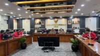 Andre Rosiade, Daniel Johan, dan Kawendra Lukistian Terima Massa GMNI di DPR